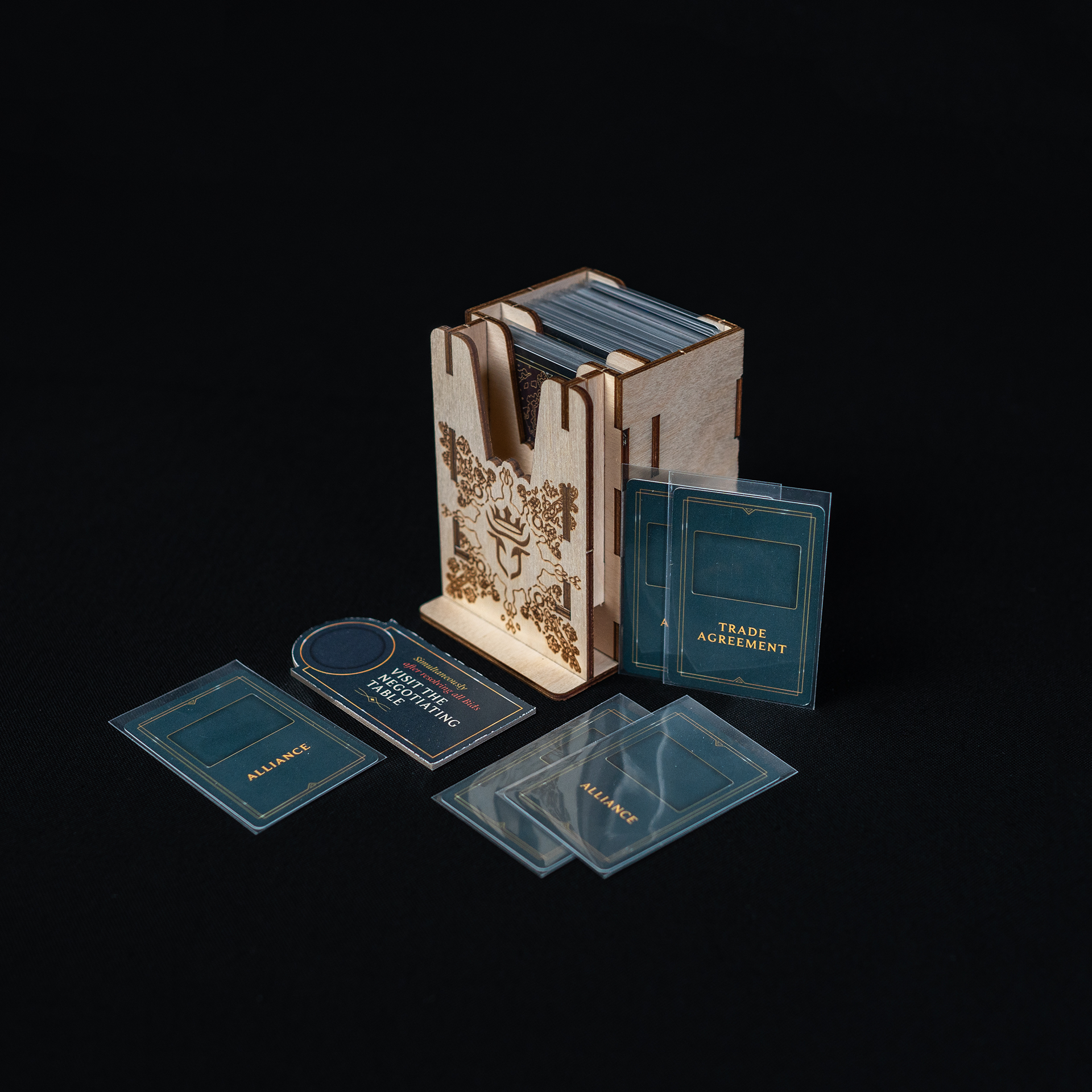 The Old King's Crown Organizer