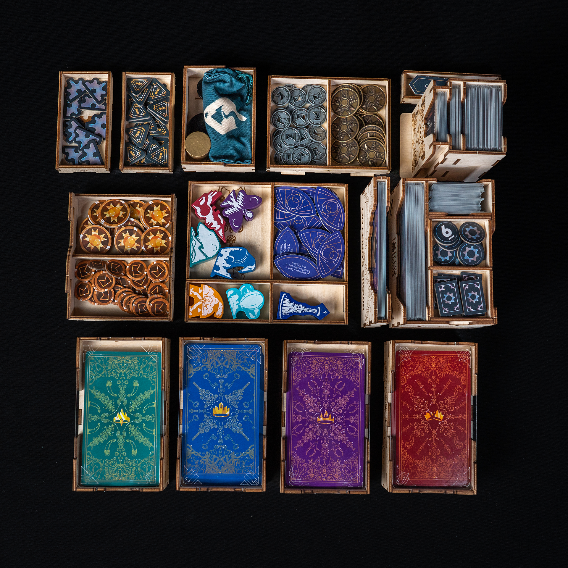 The Old King's Crown Organizer